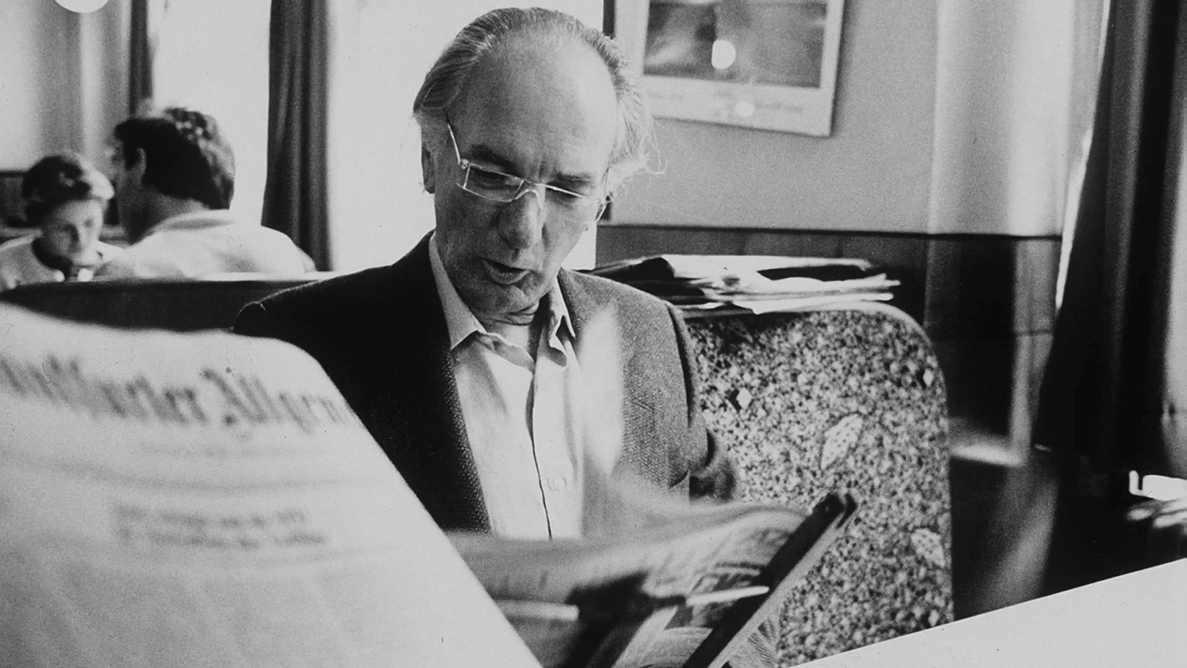 Thomas Bernhard im Kaffeehaus, 1988, Foto: Kurt Molzer / picturedesk.com  