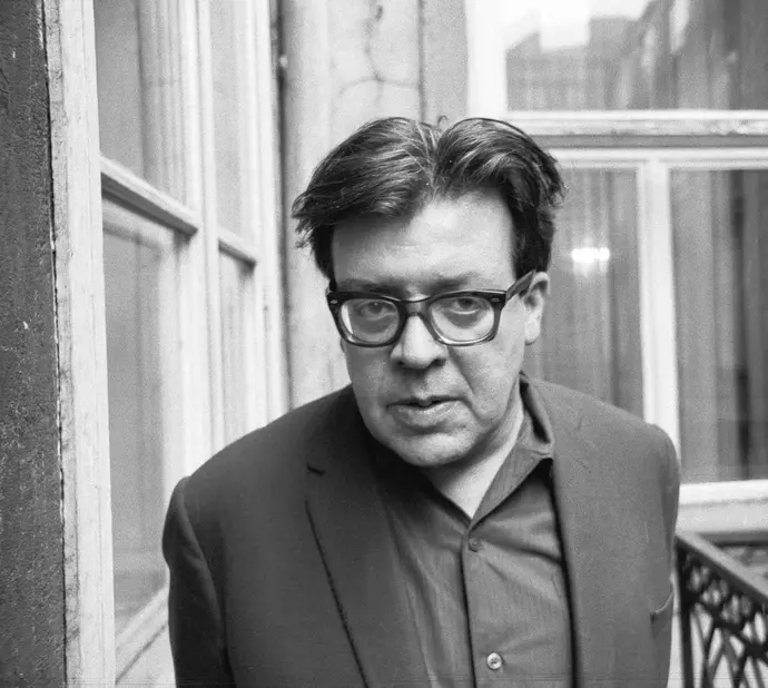 Otto Breicha: Erich Fried auf der Pawlatschen der Österreichischen Gesellschaft für Literatur, 1968. brandstaetter images / picturedesk.com