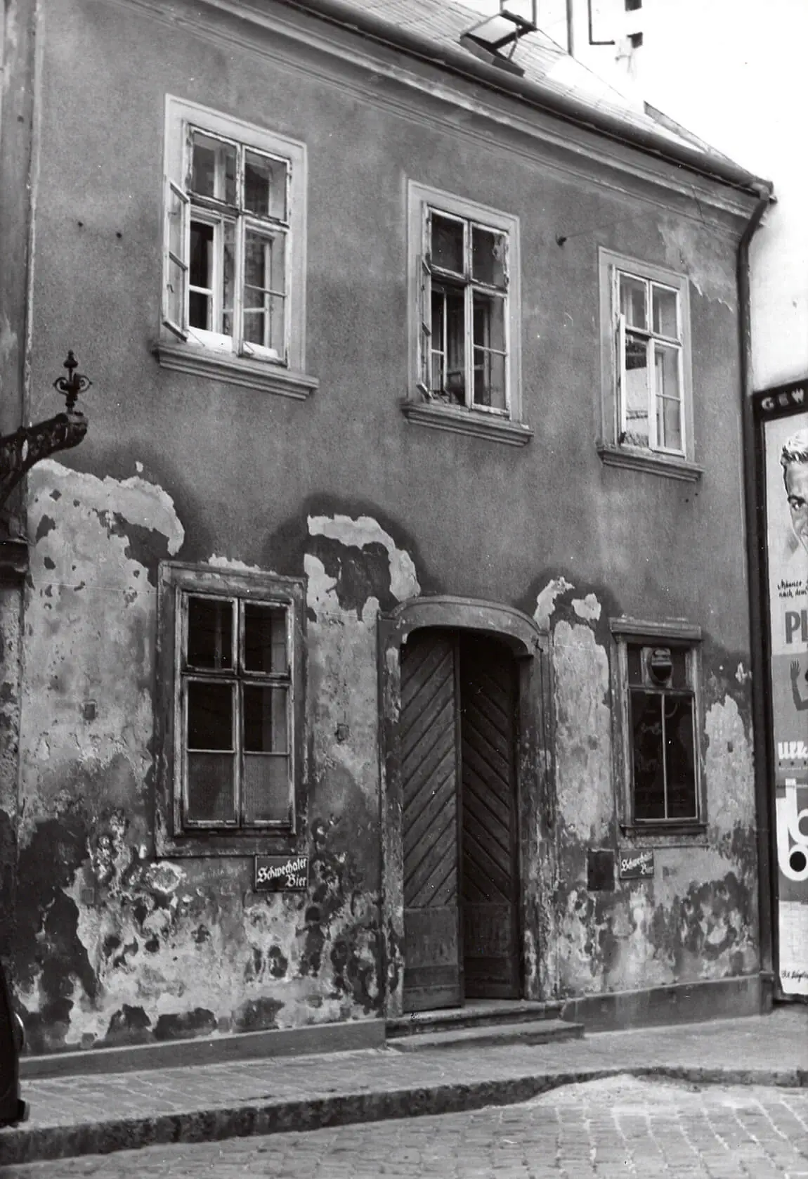 Das Gasthaus Neumann, Ansicht Schrankgasse 9, um 1950, Wiener Stadt- und Landesarchiv  