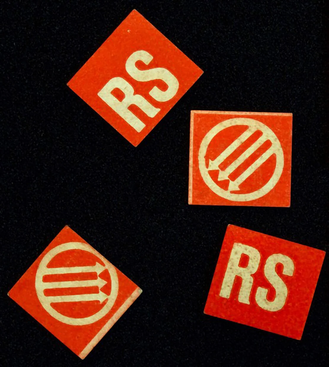 Kleine Streuzettel der Revolutionären Sozialisten (1,5–2 Quadratzentimeter). Quelle: WStlA, M.Abt. 230, A2 – Q – Abschrankung, notstandspolizeiliche Maßnahmen, Kt. 1, Zl. 648/1938  