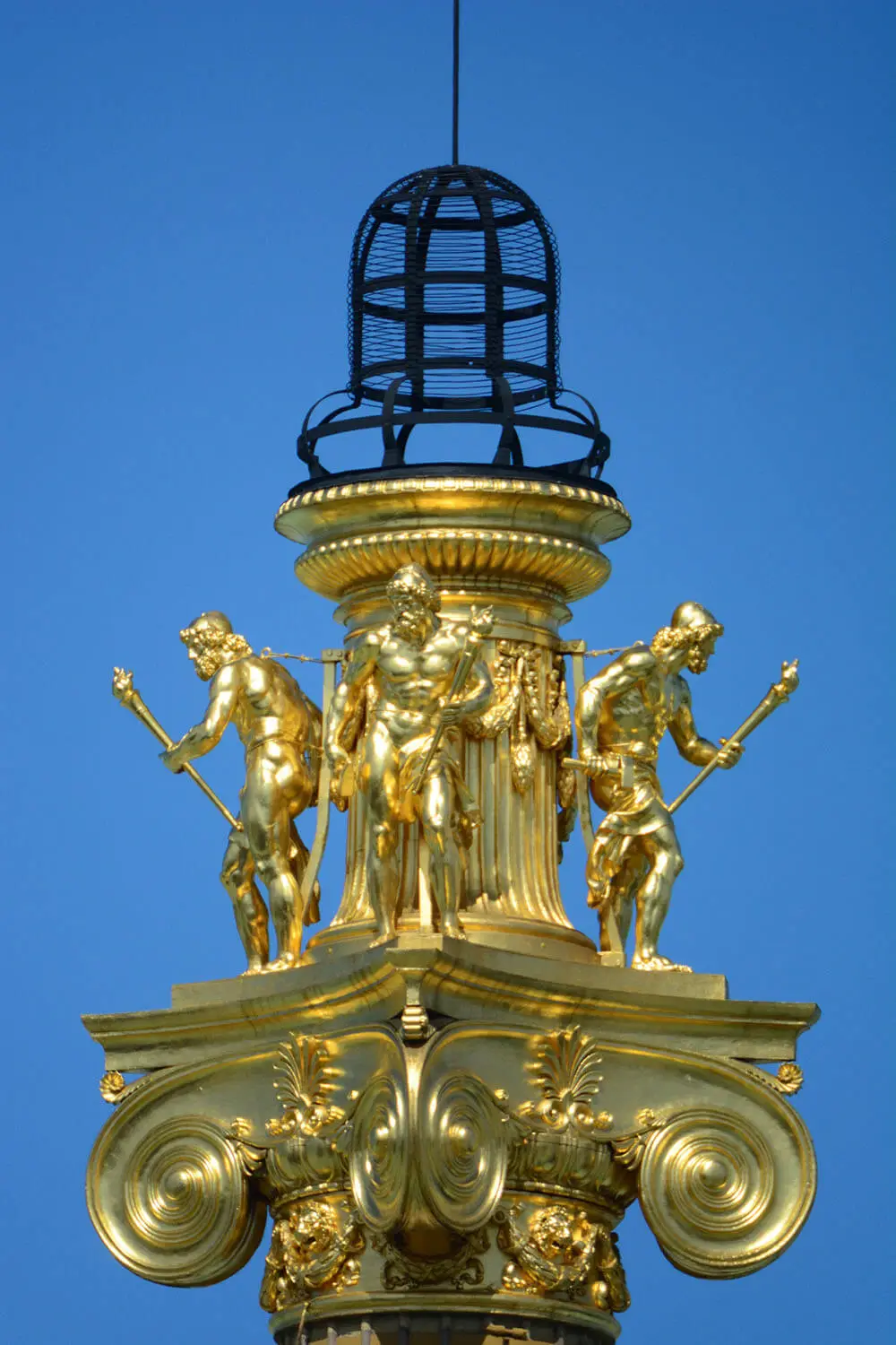 Der Schornsteinabschluss, Foto: GuentherZ/Wikimedia Commons  