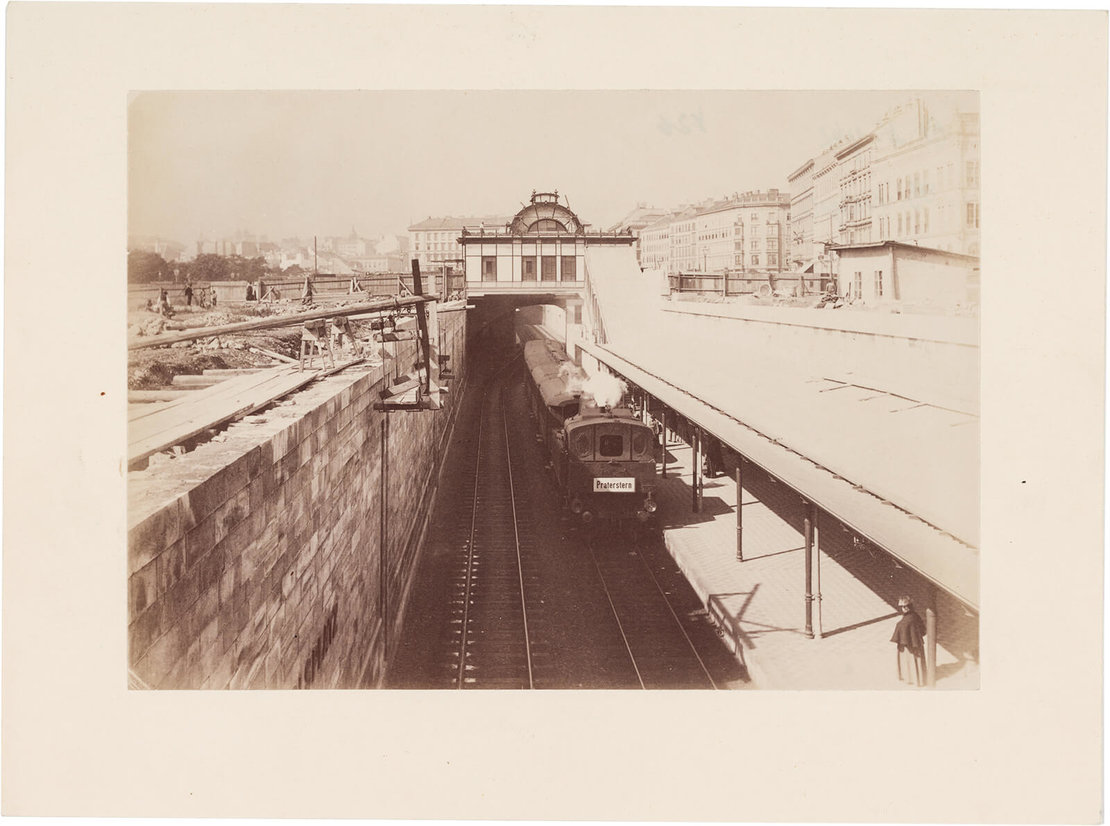 Stadtbahnstation Karlsplatz in Richtung Praterstern, 1899, Foto: Friedrich Strauß, Wien Museum, Inv.-Nr. 94600/413/2 