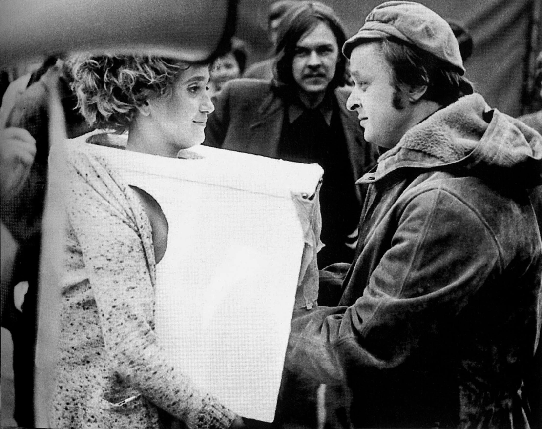 VALIE EXPORT, Peter Weibel: Tapp und Tastkino, 1968 © VALIE EXPORT, Bildrecht Wien, 2025  