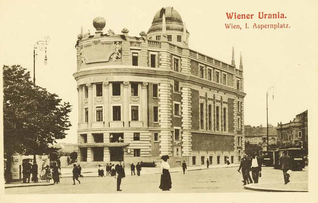 Die 1909 eröffnete Wiener Urania beherbergte auch ein Kino. Postkarte um 1910, Sammlung Wien Museum