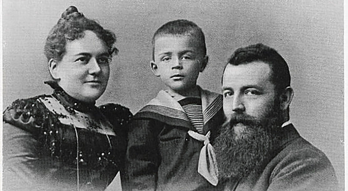 Friedrich Glauser mit seinen Eltern, ca. 1899, Schweizerisches Literaturarchiv (Nachlass Glauser-D-32-a) 