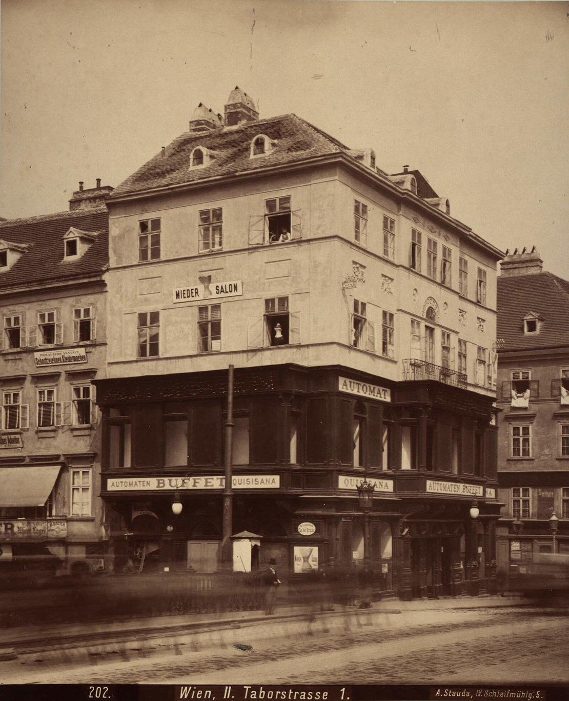 Automatenbuffet Quisisana, 2., Taborstraße 1, Foto: August Stauda, um 1898, Wien Museum, Inv.-Nr. 24145 