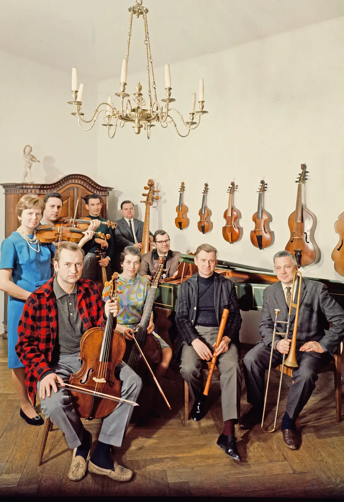 Ensemblefoto in der Josefstädter Straße 17, ca 1965, Fotoarchiv K & A. Theiner  