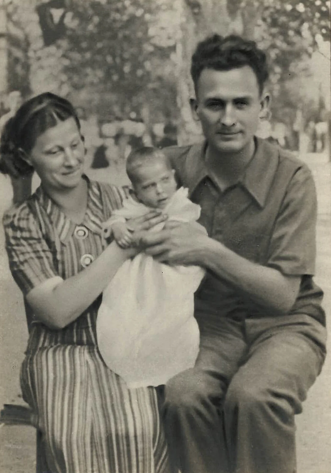 Herminia und Karl Sequens mit Tochter Rosa María, 4. März 1938, Nachlass Familie Sequens-Roudière Perpiñá
