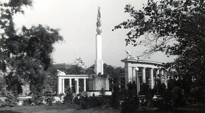 Denkmal der Roten Armee, Herbst 1945, anonyme Fotografie, Wien Museum
