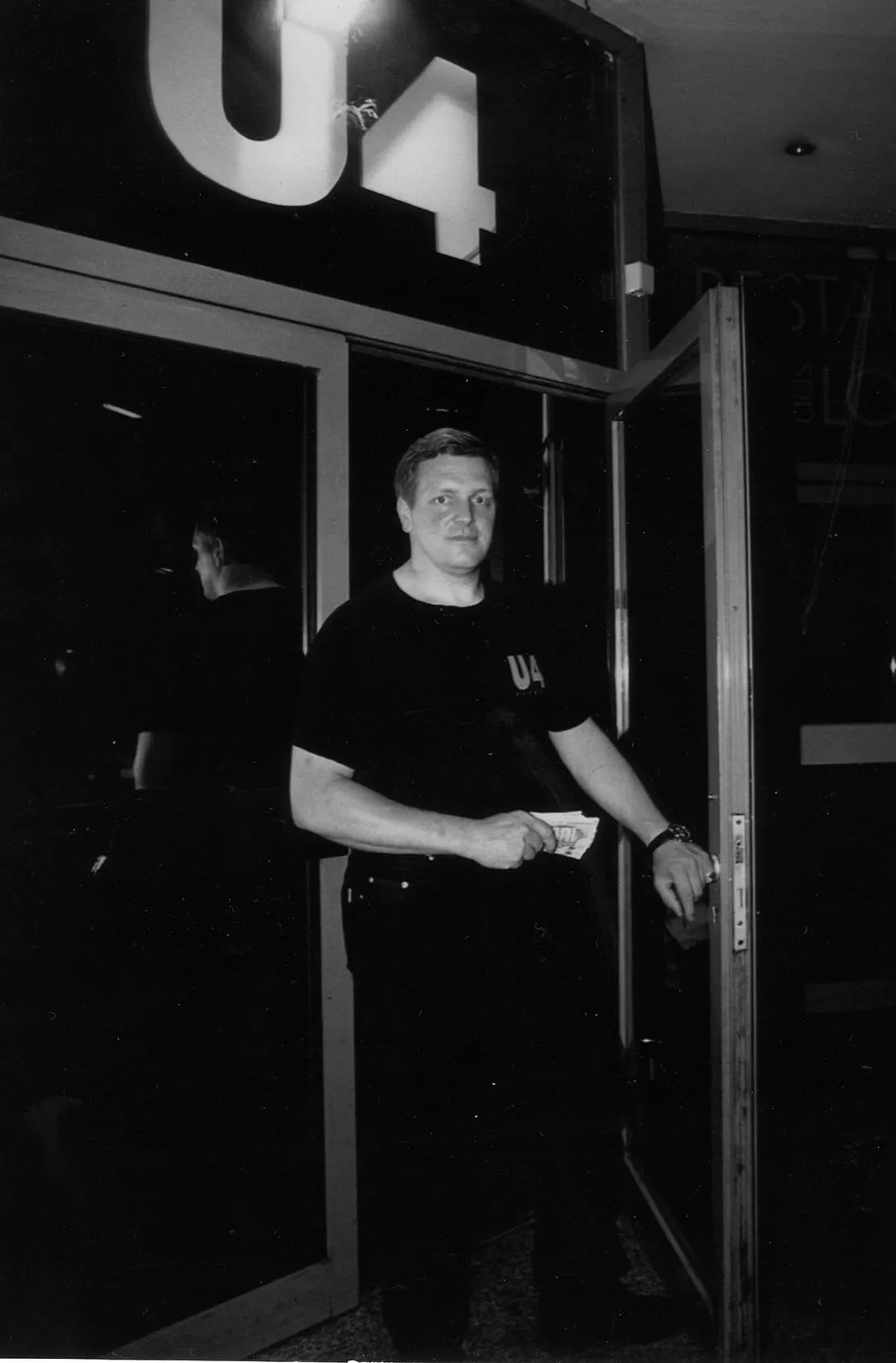 Der Eingang zum U4 mit Türsteher-Legende Conny de Beauclair, Foto: Archiv Conny de Beauclair  