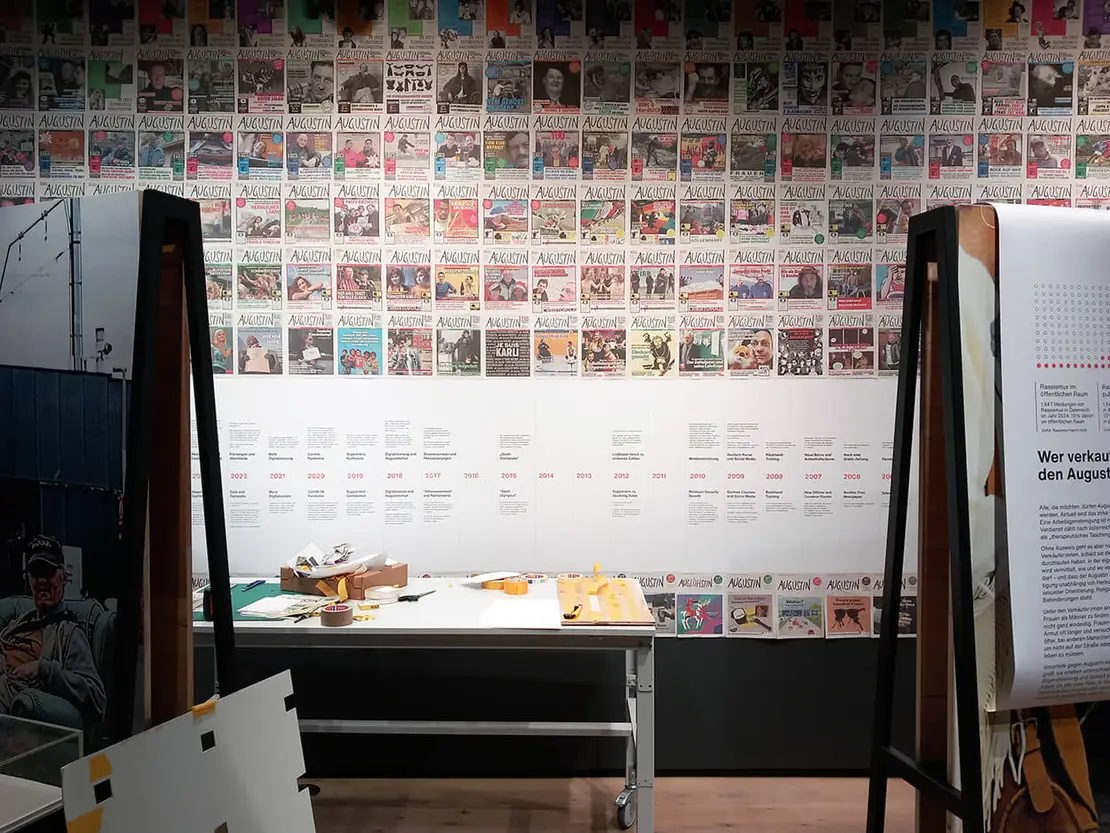 Ausstellungsaufbau in der Community Gallery, Foto: Andrea Ruscher