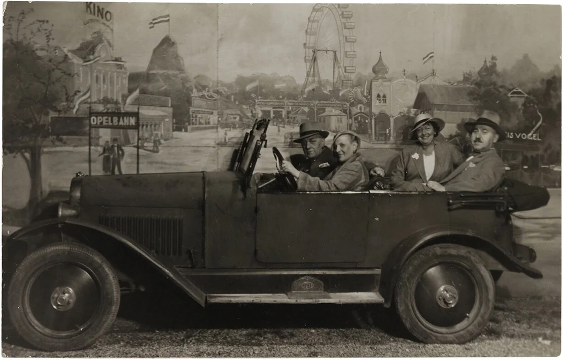 Atelier Eugen Pretscher: Scherzfotografie, 1930, Wien Museum