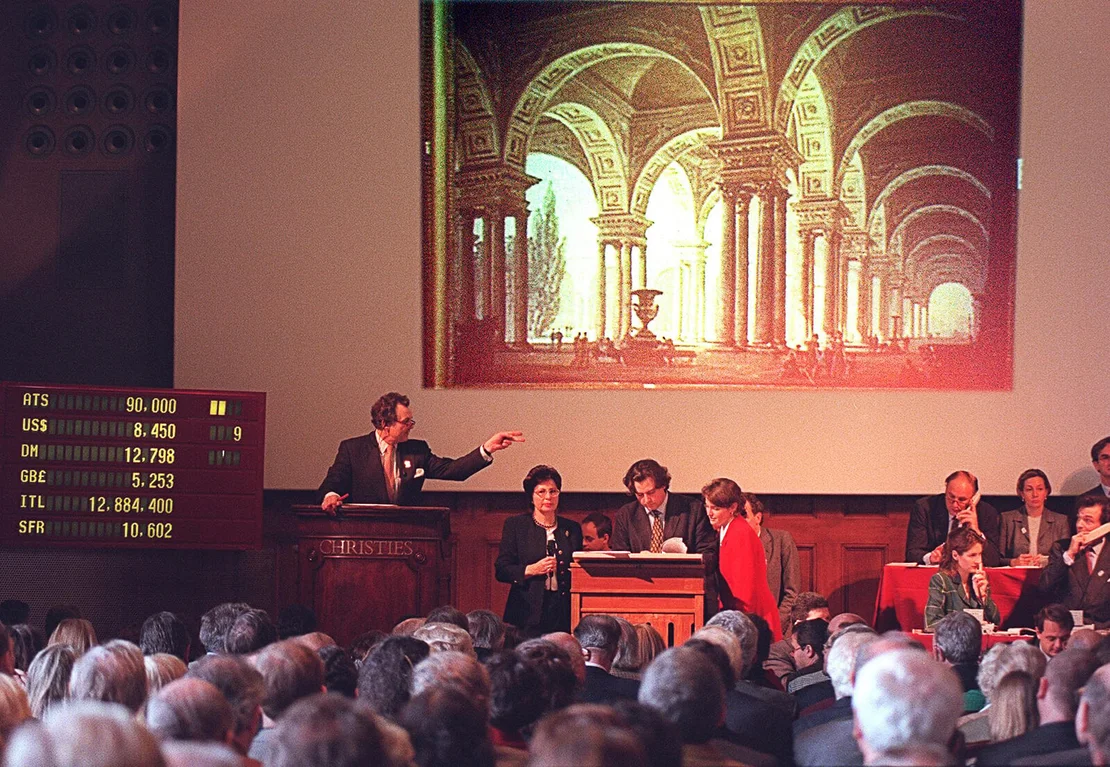 Chefauktionär von Christie`s International , Lord Hindlip (l.) während der Mauerbach-Benefizauktion im Wiener Museum der angewandten Kunst, 29. Oktober 1996, Foto: Barbara Gindl / APA / picturedesk.com  