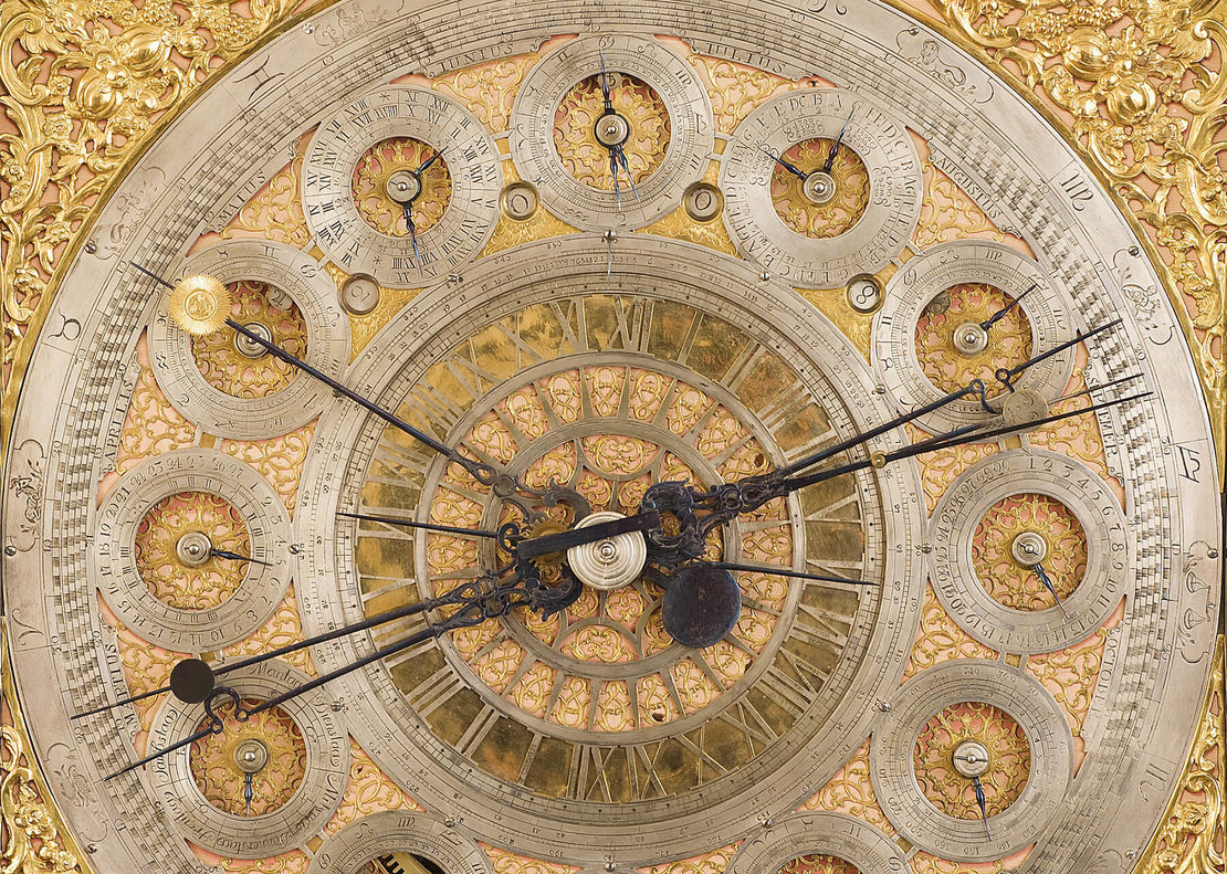 Astronomische Bodenstanduhr mit vielen Zeigern von David a Santo Cajetano, 1762-1769, Wien Museum, U 435 