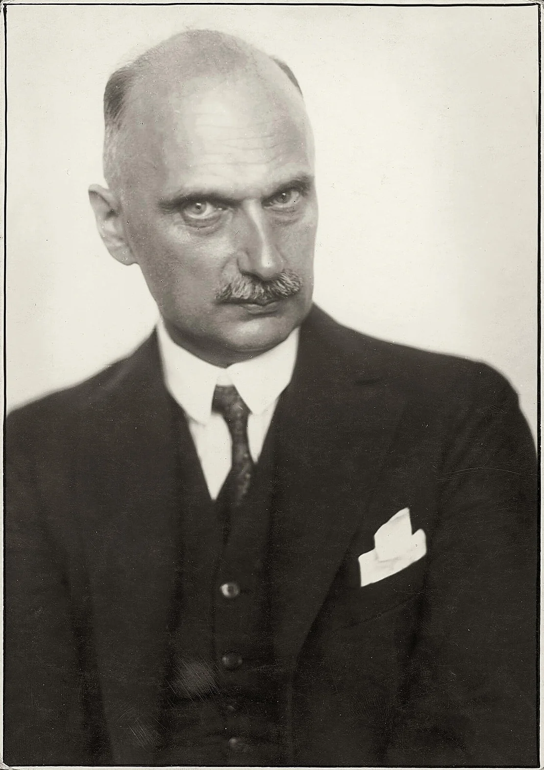 Raoul Auernheimer, um 1925, Foto: Trude Geiringer/Dora Horovitz (No. 2846), APA-Images / brandstaetter images / Austrian Archives