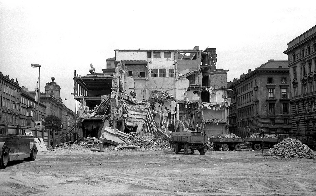 Abriss des Forum-Kinos, 1973, Foto: Votava / APA-Images / brandstaetter images
