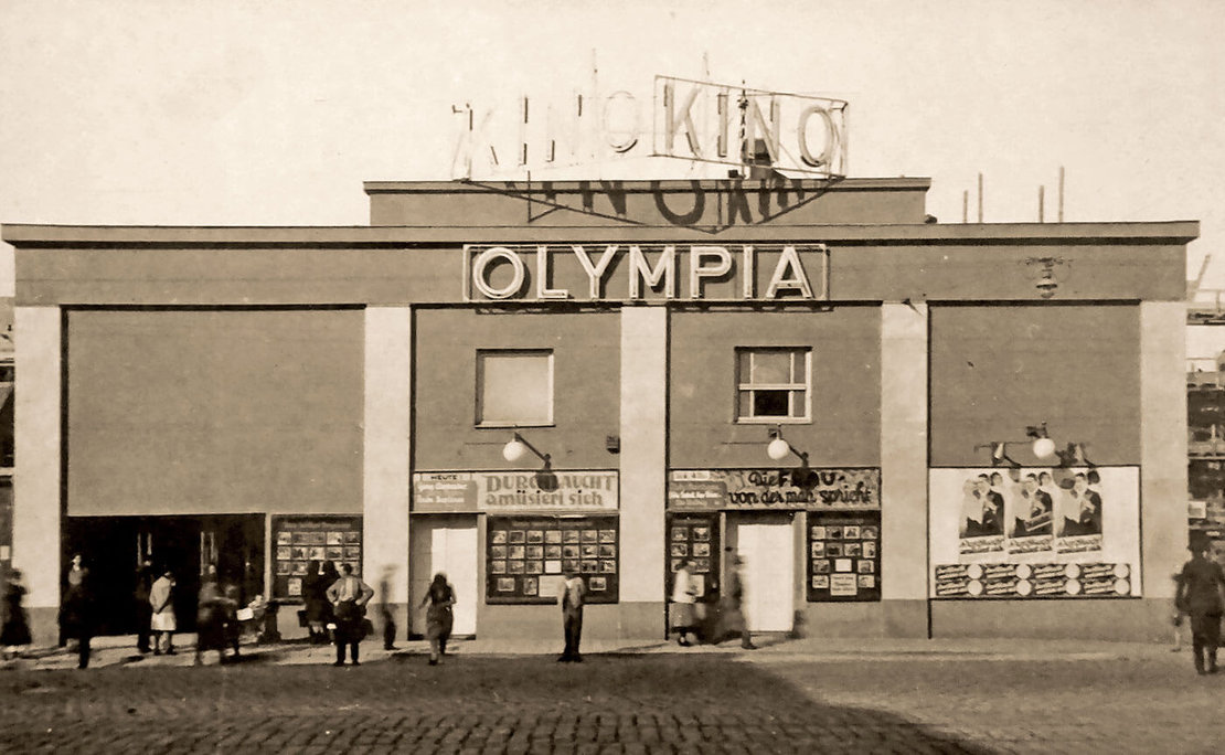 Das Olympia-Kino (1110, Simmeringer Hauptstraße 57) wurde 1907 in den Räumen eines ehemaligen Kupferwalzwerkes eingerichet. Aufnahme aus dem Jahr 1934. Foto: Wiener Bezirksmuseen 