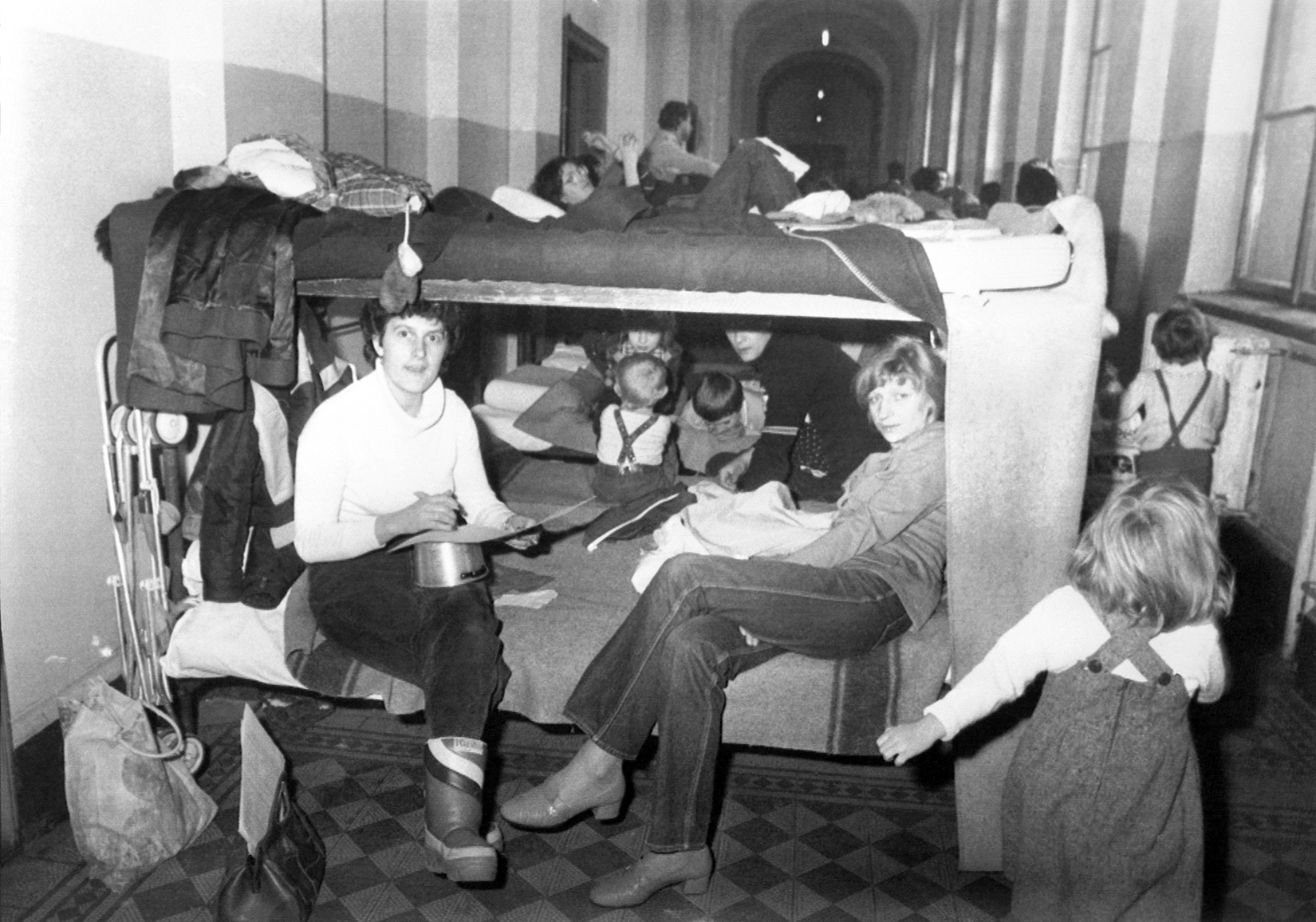 Polnische Flüchtlinge im überfüllten Lager Traiskirchen, Dezember 1981, Foto: AP / picturedesk.com  