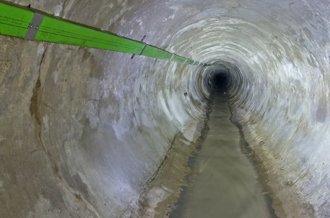 Blick in den Schreiberbach in Richtung Nußdorfer Platz, wo der rechte Hauptsammelkanal beginnt. Foto: Thomas Keplinger