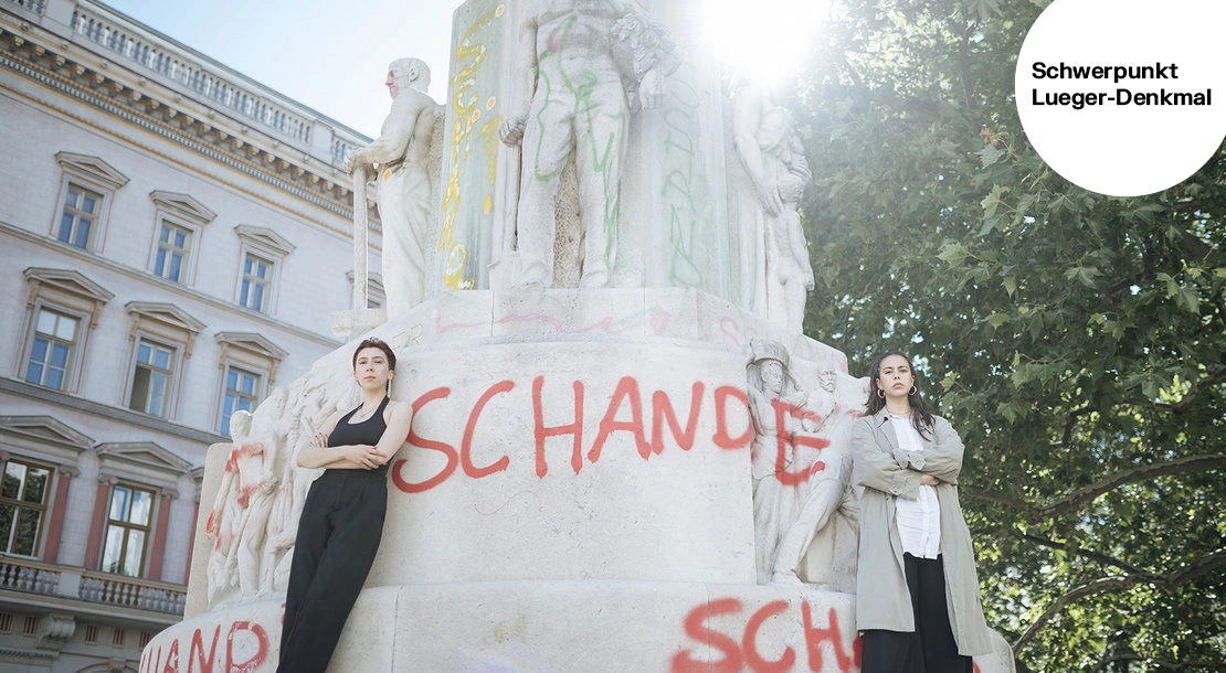 Victoria Borochov (l.) und Sashi Turkof von den Jüdischen österreichischen Hochschüler:innen vor dem Lueger-Denkmal, Foto: Marlene Fröhlich / luxundlumen.com