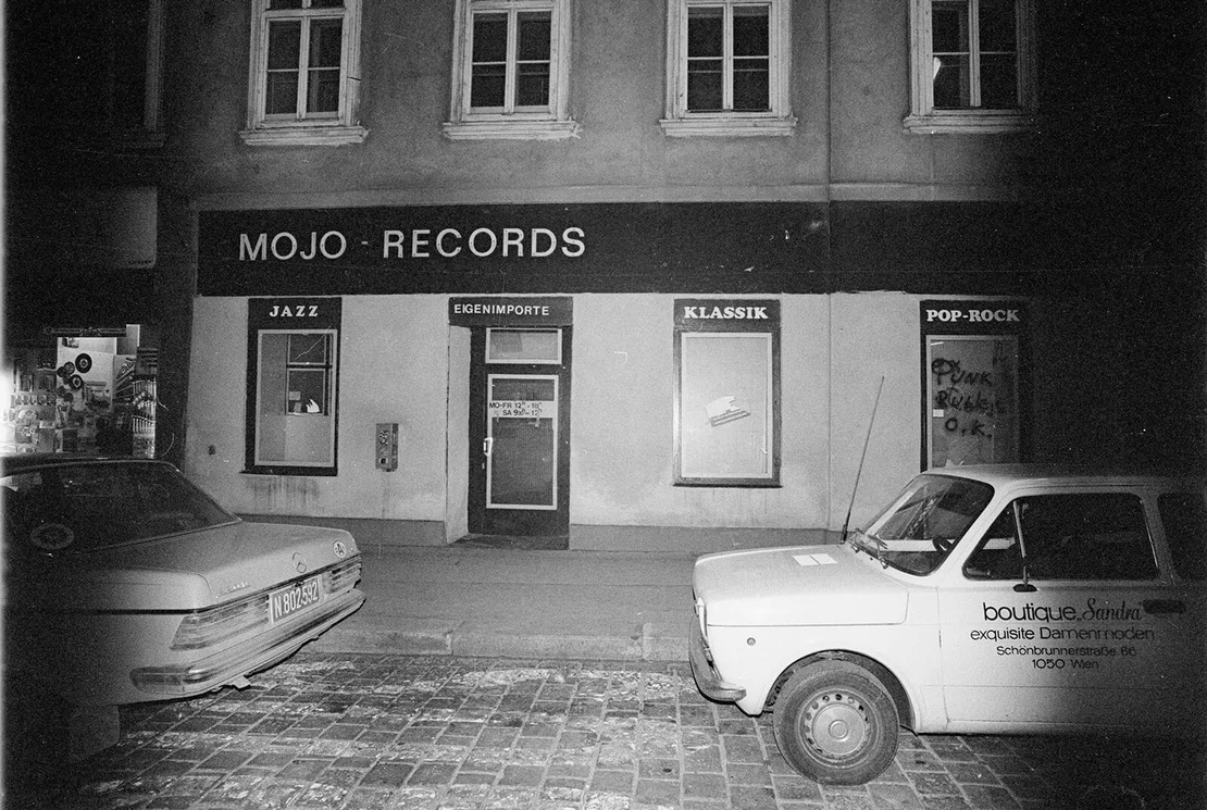 „Das Mojo-Records befand sich seit 1978 in der Nevillegasse im 5. Bezirk, Höhe Schönbrunner Straße 100.“    