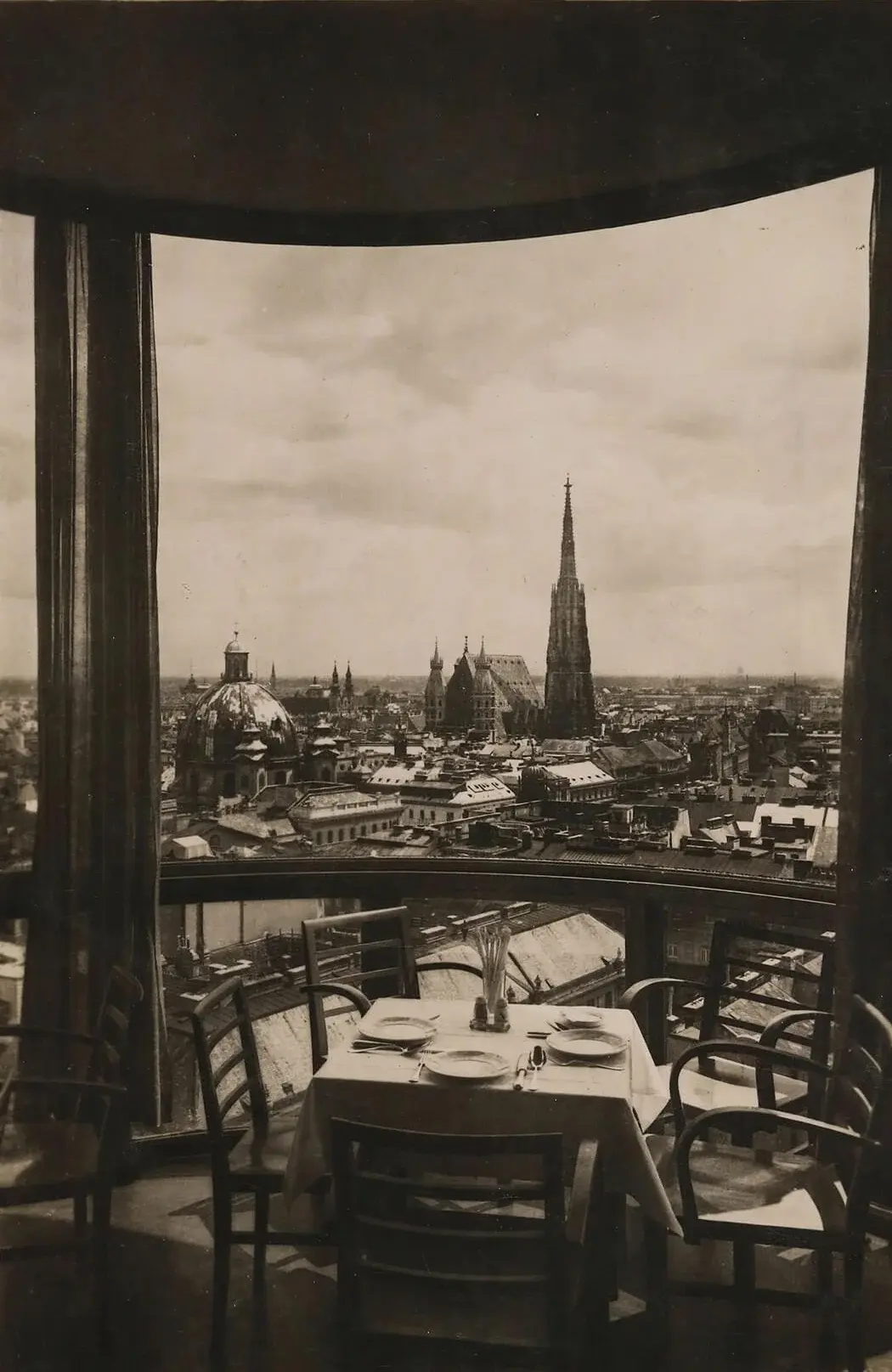 Blick aus dem Hochhaus Herrengasse, Ansichtskarte, 1949, Wien Museum, Inv.-Nr. 203279