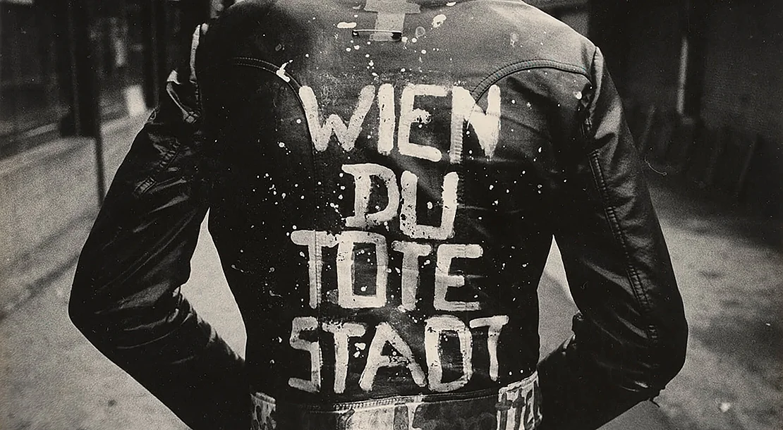 Punk Michael Tagunoff am Naschmarkt, 1981, Foto: Michael Snoj  