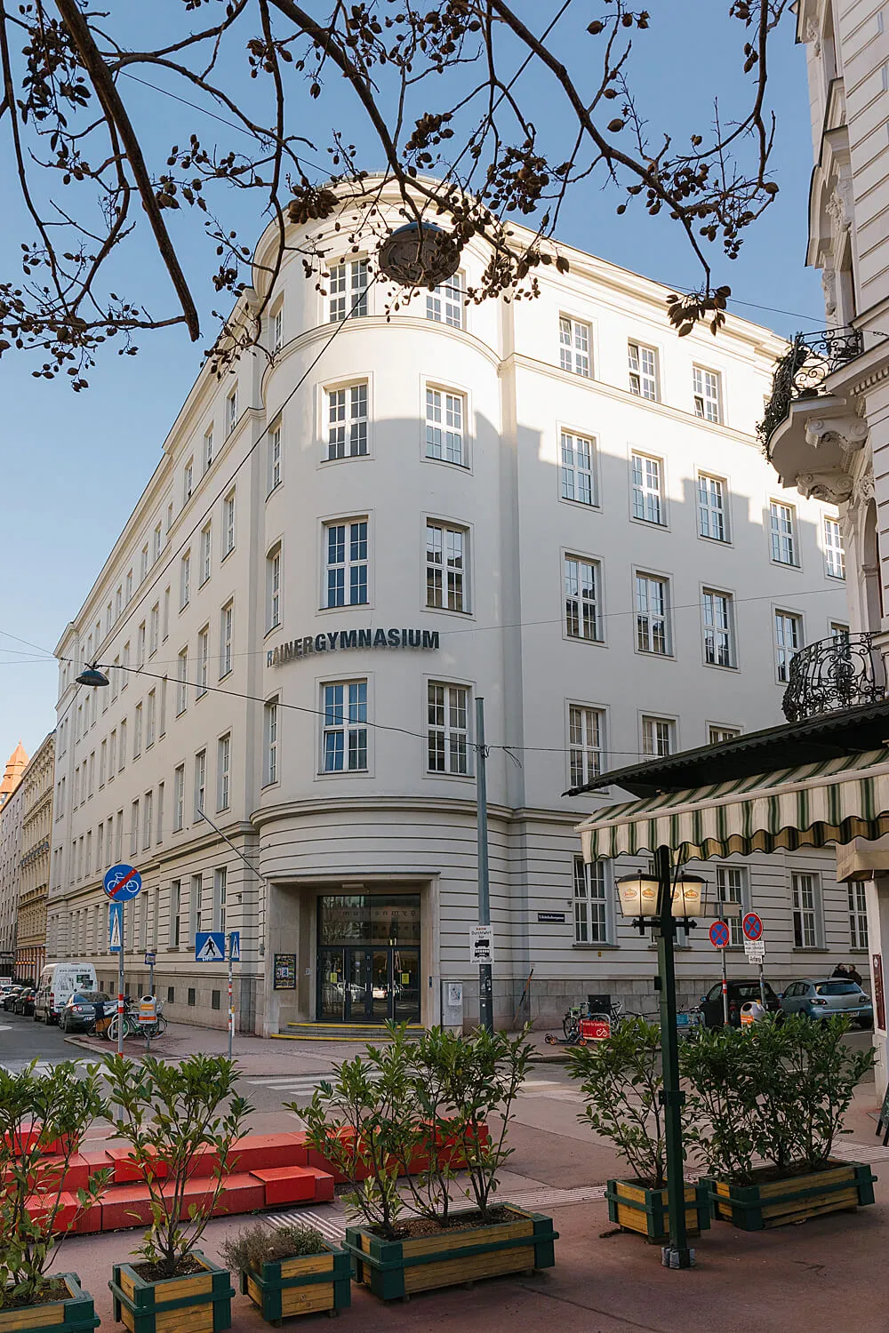 Das ehemalige Elisabeth-Gymnasium (heute: Rainergymnasium) in der Rainergasse im 4. Bezirk, Foto: Elodie Grethen