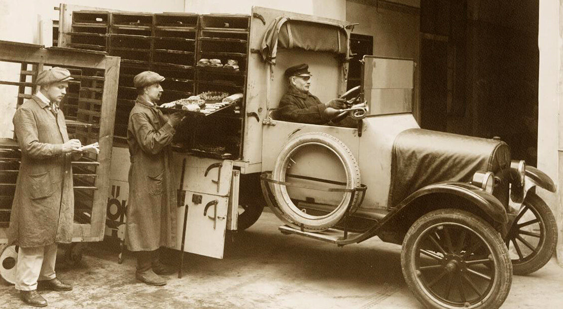 Transportauto der WÖK, Fotografie um 1926, Wien Museum 