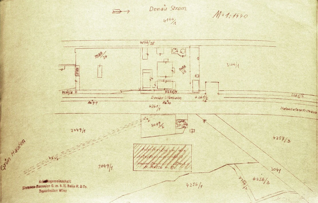 Undatierter Lageplan mit Stempel der ARGE Siemens/Rella. Der Text in der schraffierten Fläche lautet: „Arbeiter-Lager der Arbeitsgemeinschaft Siemens Bauunion G.m.b.H. H. Rella u. Co.“, Quelle: WStLA   