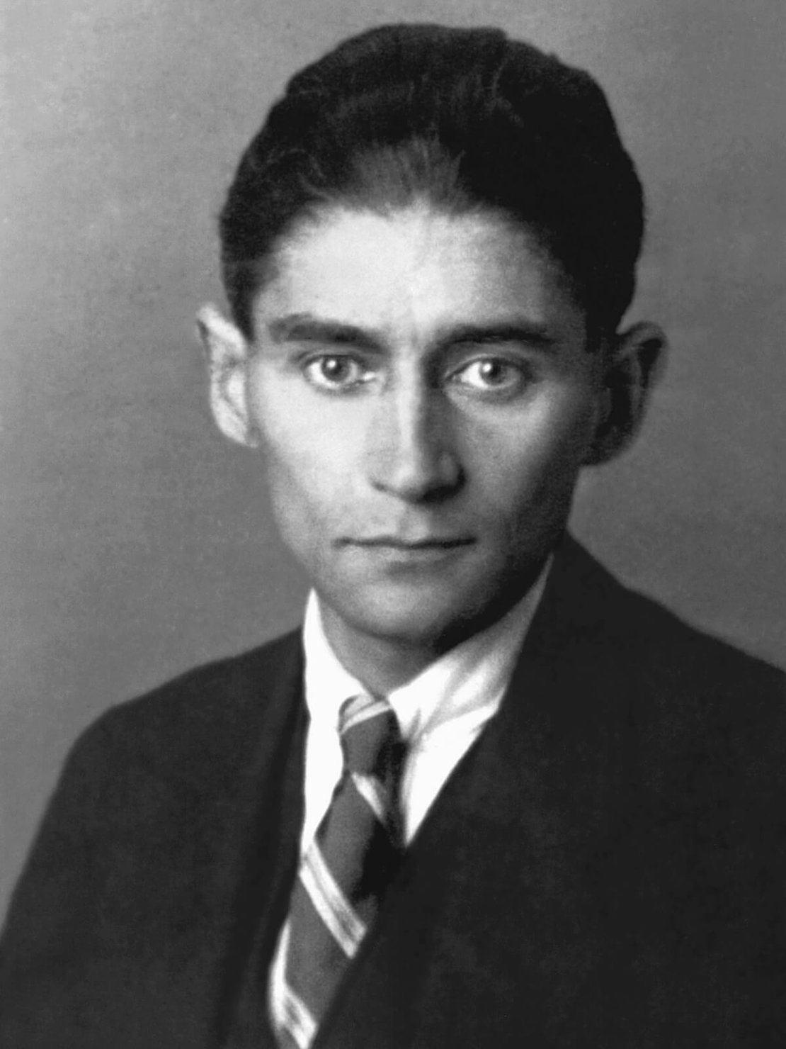Das letzte bekannte Foto Franz Kafkas aus dem Herbst 1923, der Fotograf ist unbekannt. Quelle: Wikimedia Commons 