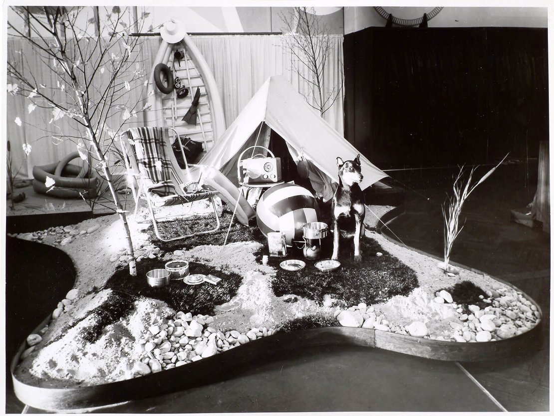 Camping-Ausstellung im Kaufhaus Gerngross, 1953 (Foto: Photo-Atelier Maria Wölfl), Wien Museum 