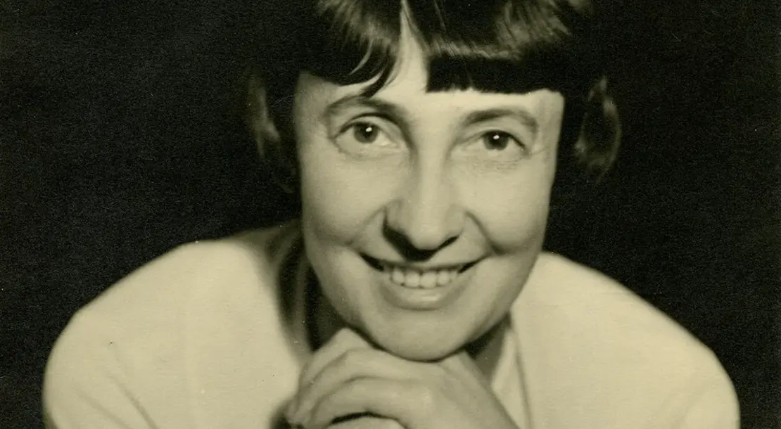 Franz Pfemfert: Porträt Margarete Schütte-Lihotzky, 1935; Universität für angewandte Kunst Wien, Kunstsammlung und Archiv, Nachlass Margarete Schütte-Lihotzky/Luzie Lahtinen-Stransky, Inv. Nr. F/136  