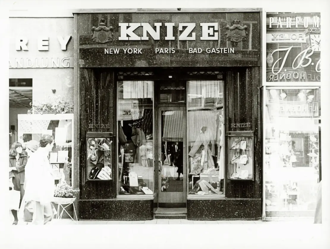 Von Adolf Loos gestaltet, von Bernhard geschätzt und literarisch verarbeitet: Herrenmodengeschäft Kniže am Graben, Foto: Margherita Spiluttini, 1984, Wien Museum  