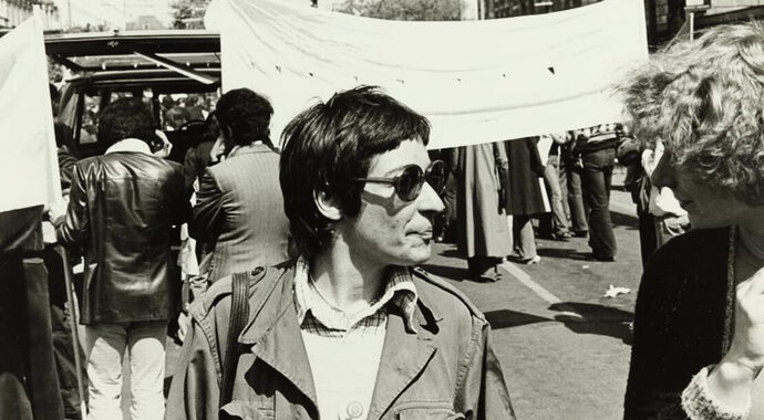 Erica Fischer (Bildmitte) bei einer gemeinsamen Demonstration linker Gruppen auf der Ringstraße, 1. Mai 1976. Foto: Peter Hirsch, Burgi Hirsch, Wien Museum, Inv.-Nr. 300244/117