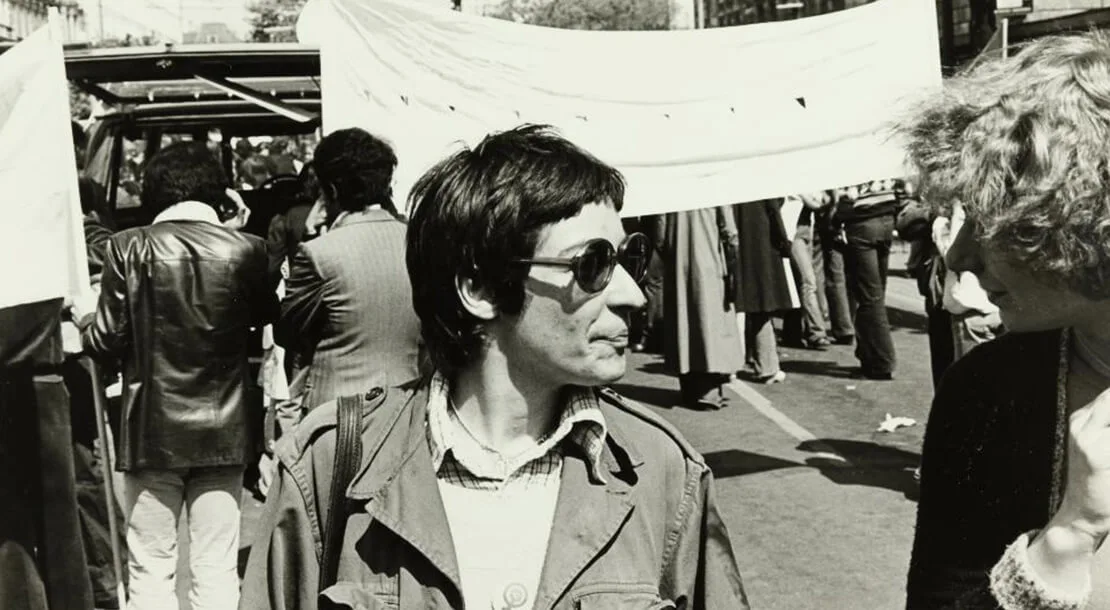 Erica Fischer (Bildmitte) bei einer gemeinsamen Demonstration linker Gruppen auf der Ringstraße, 1. Mai 1976. Foto: Peter Hirsch,  Burgi Hirsch, Wien Museum, Inv.-Nr. 300244/117  