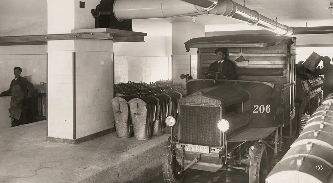 Kehrichtsammelhalle im Sandleitenhof, 1928, Foto: Theo Bauer, Wien Museum, Inv.-Nr. 59241/999