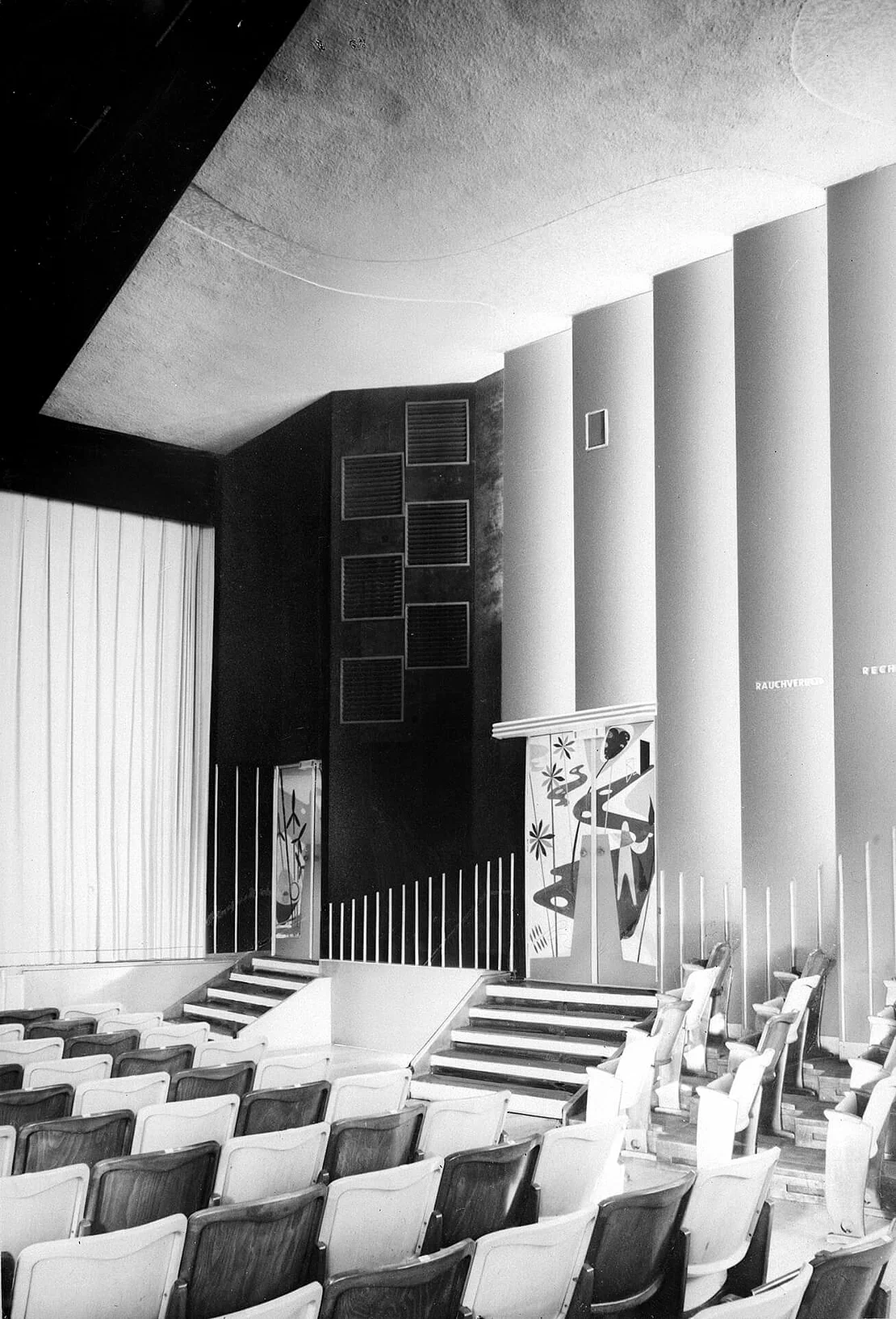 Robert Kotas: Flotten-Kino, 1953, Kinosaal, Foto: Lucca Chmel 1955, Bildarchiv Austria/ÖNB