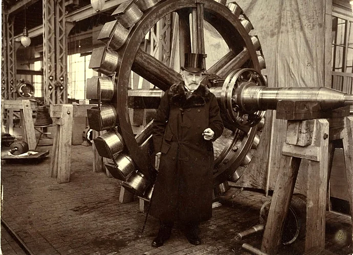Bela Egger vor einem Dynamo, 1901, Familienbesitz
