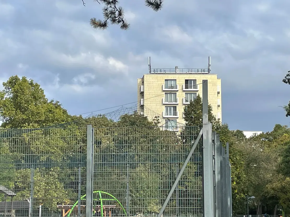 Blick vom Süden in Richtung Käfig und Norden, Foto: Stuiber