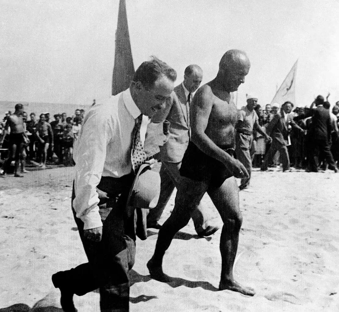 Dollfuß und Mussolini am Strand in Riccione, 19. August 1933 AP / picturedesk.com