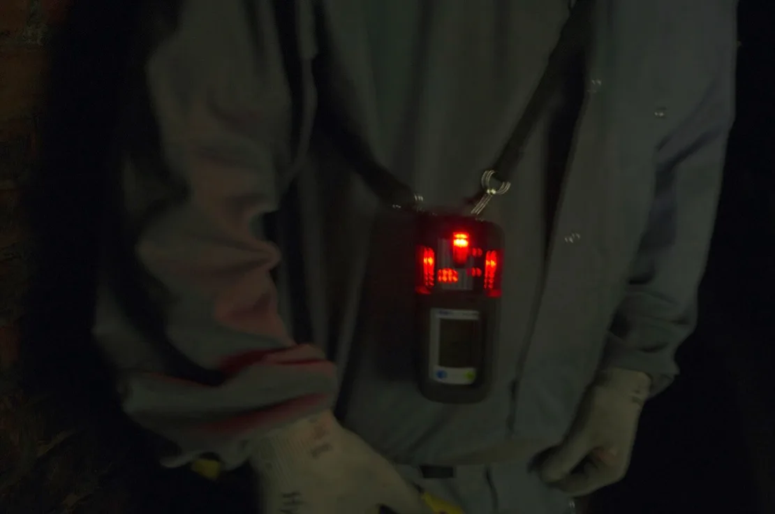 Signalisiert das Gaswarngerät Gefahr, so muss der Kanal verlassen werden. Foto: Thomas Keplinger