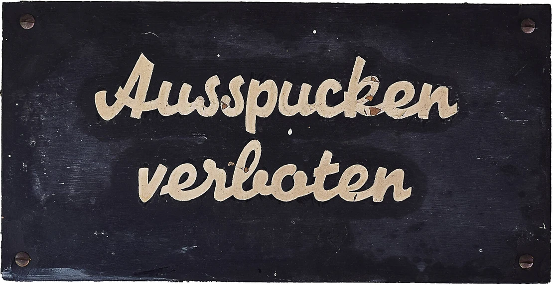 Schild aus der Steyrtalbahn, 1. Hälfte 20. Jhdt., Foto: Haeferl/Wikimedia Commons