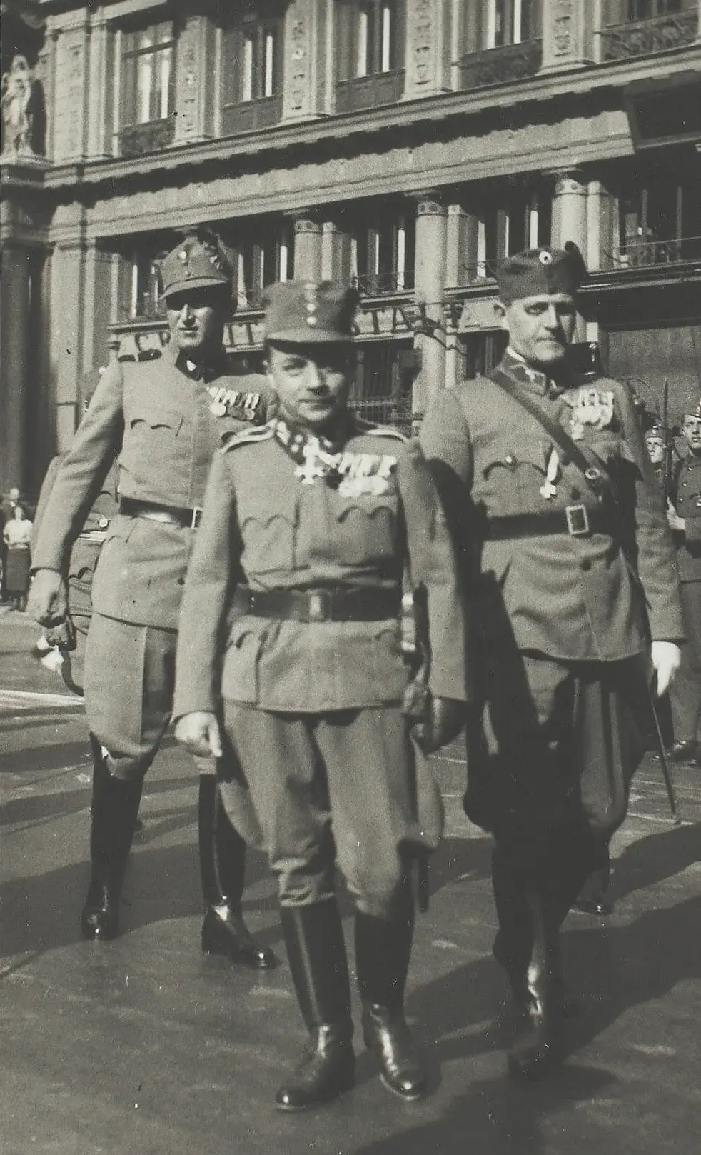 Bundeskanzler Engelbert Dollfuß und Heimwehrführer Emil Fey, 1933, Wien Museum, Inv.-Nr. 182640