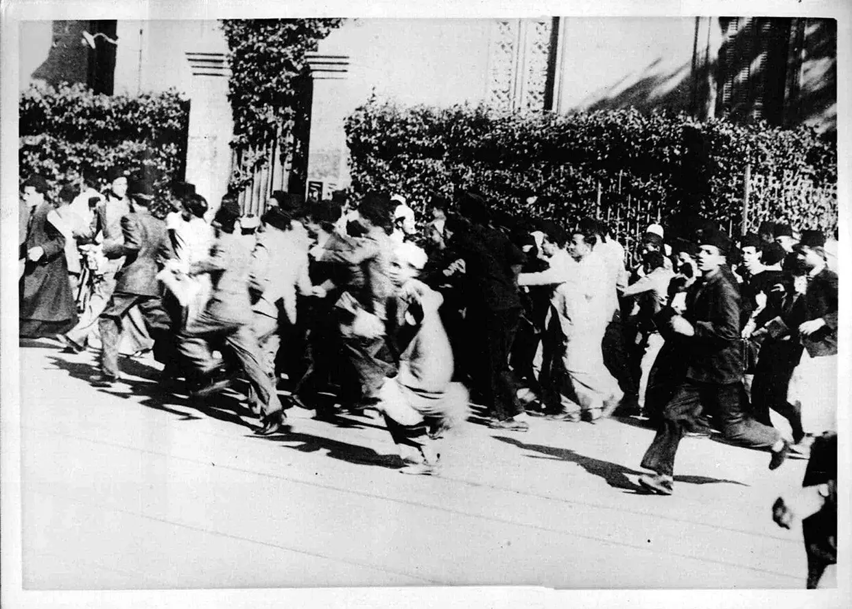 Ägyptische Studenten werden nach Anti-England-Demonstration auseinandergetrieben, Wien 1936, Weltbild / ÖNB-Bildarchiv / picturedesk.com