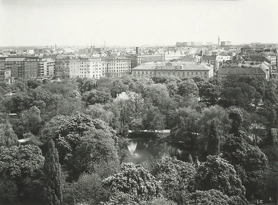 Der umgekehrte Blick: Vom Hochhaus (mit dem Gartenbaukino) in Richtung 3. Bezirk, Foto: Johanna Fiegl, 1965-1970, Wien Museum, Inv.-Nr. 239396/987/3