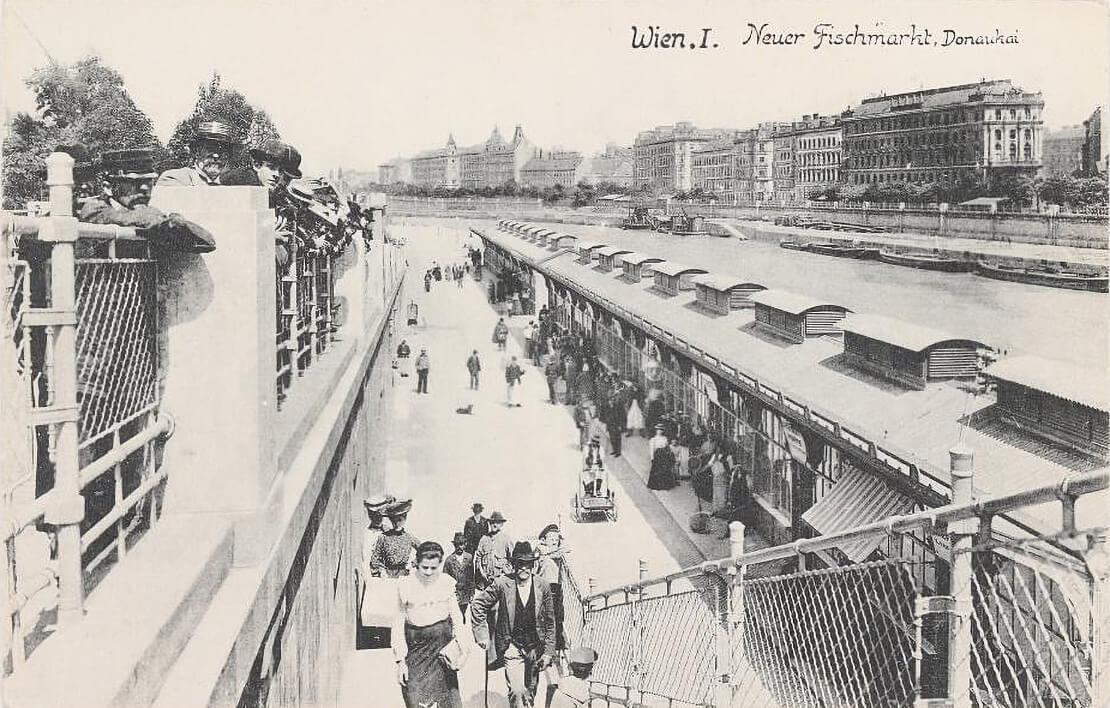 Der 1904 eröffnete neue Fischmarkt am rechten Donaukanalufer (Bereich der heutigen Salztorbrücke). Postkarte, Sammlung Wien Museum 