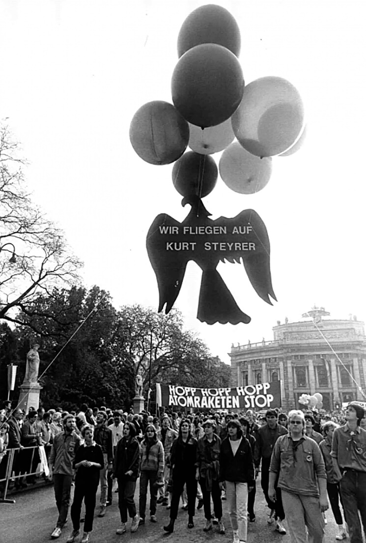 Aufmarsch am 1. Mai 1986, Foto: Verein für Geschichte der ArbeiterInnenbewegung/Rudolf Semotan 