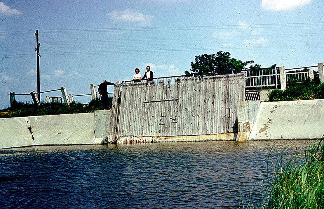 Wehranlage am Einserkanal (Ungarn), um 1970 (Foto: ÉDKVI) 