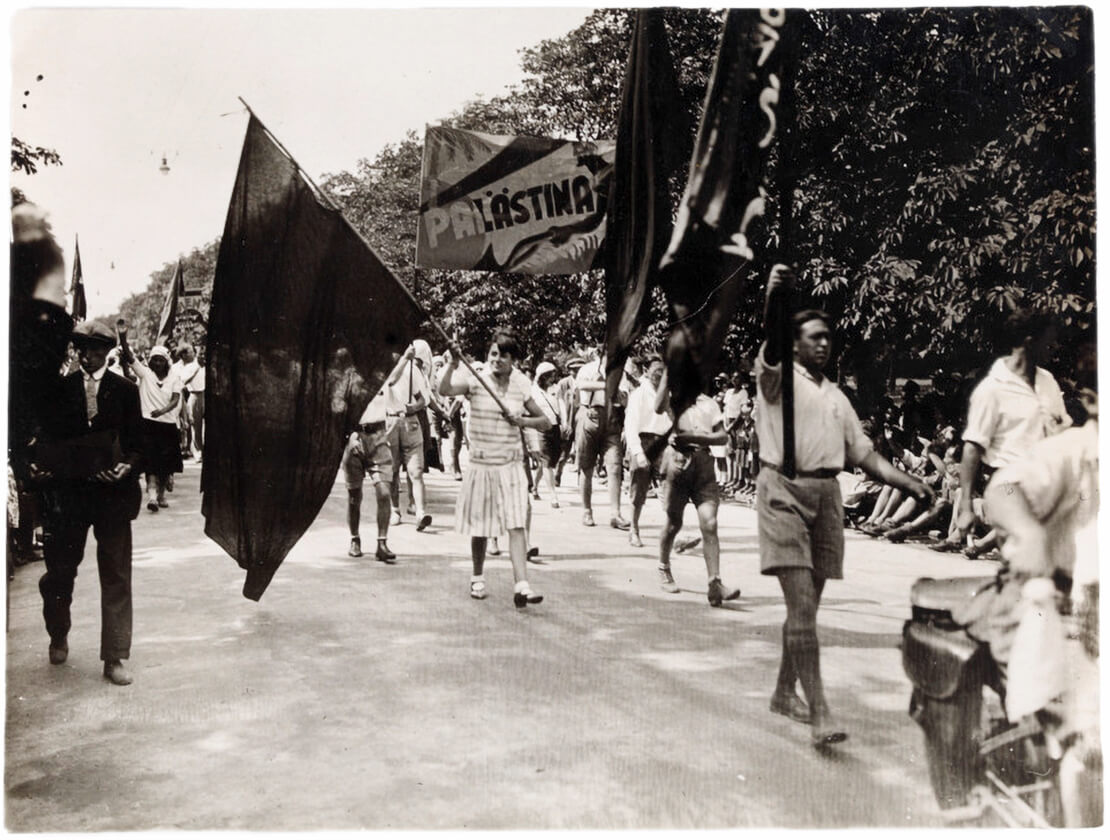 Sozialdemokratische Jugendliche bei einem Aufmarsch im Prater anlässlich des Arbeiterjugend-Treffens in Wien 1929, Sammlung Wien Museum 